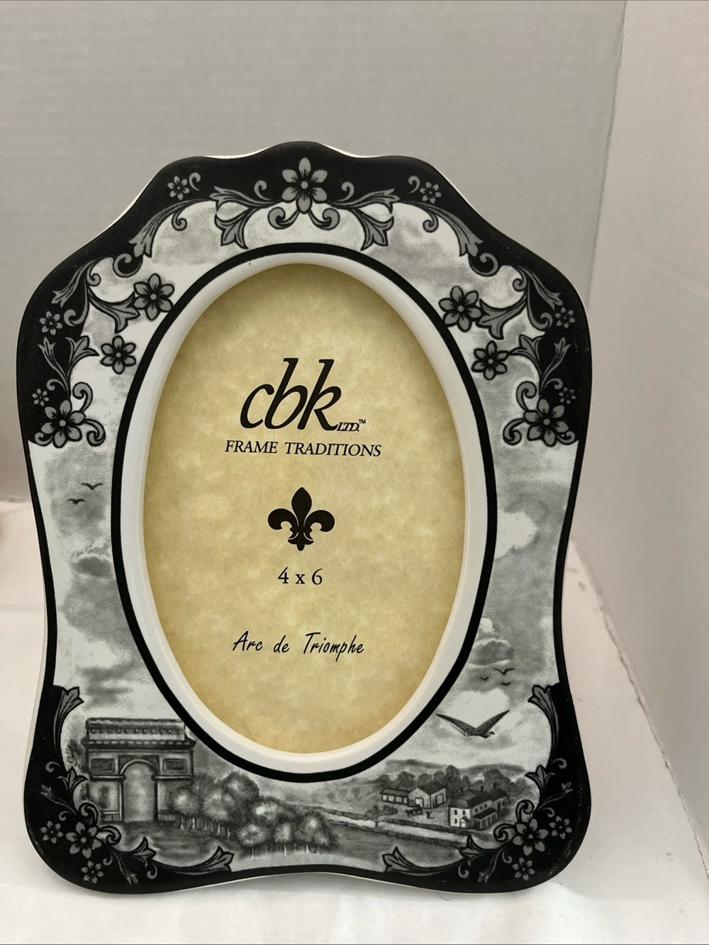 CBK Ltd Frame Traditions Arc de Triomphe 4x6 Picture Frame Paris Black White